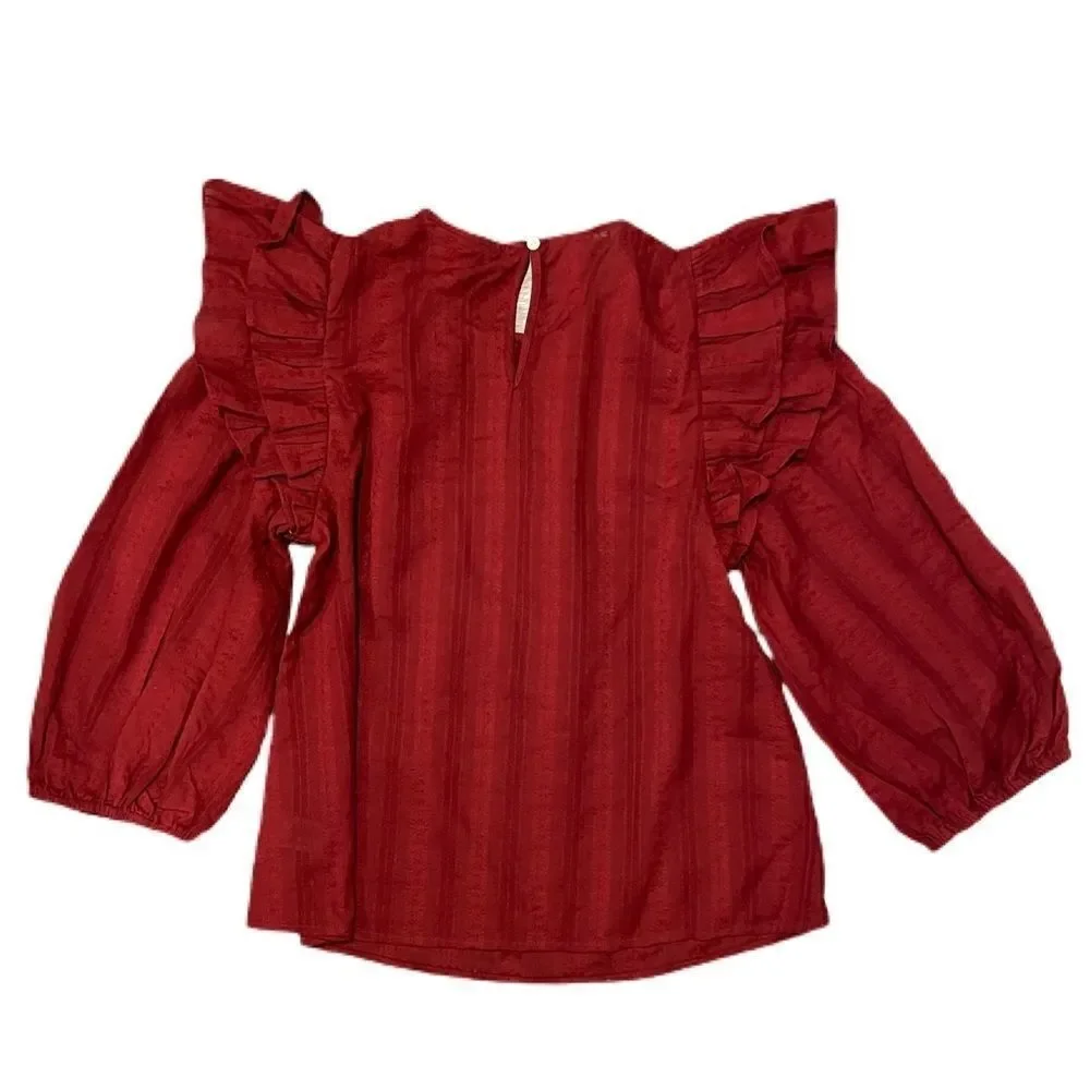 Universal
Thread Blouse  - Picture 2 of 6